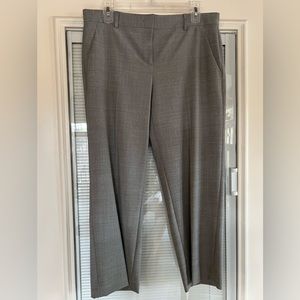 DKNY cropped pants, size 8.